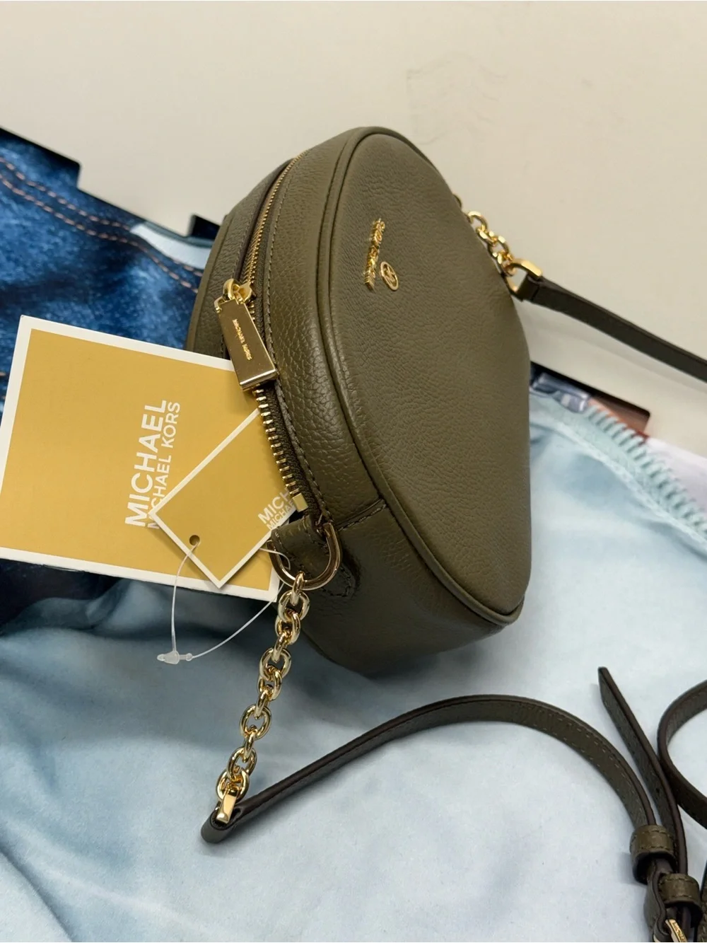 (new+tag) MICHAEL KORS Leather Olive Green Dome Camera Crossbody Gold Hardware